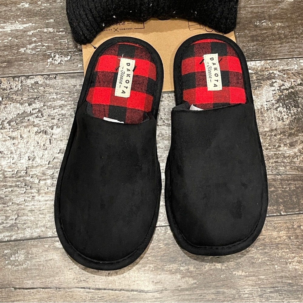 Mens 2‎ Piece Gift Set Slippers Hat Cozy Holiday Christmas Gift Black Red NWT